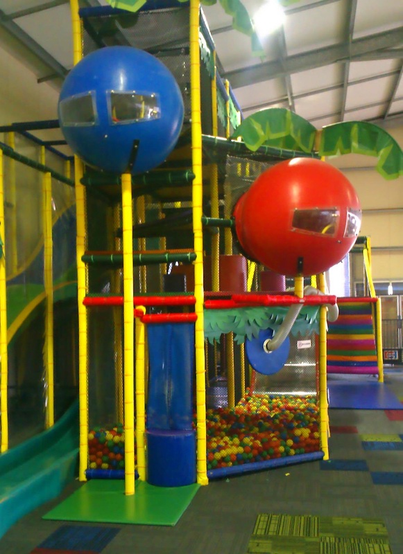 Huge all weather jungle gym, indoor playcentre
